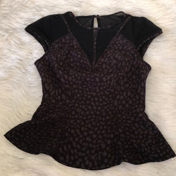 Guess Tops - 🦋NWT! Guess mesh mix peplum top